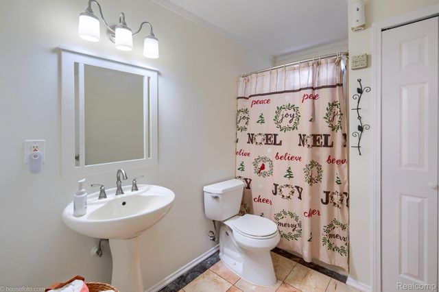 730 Stirling Street, Pontiac, MI 48340