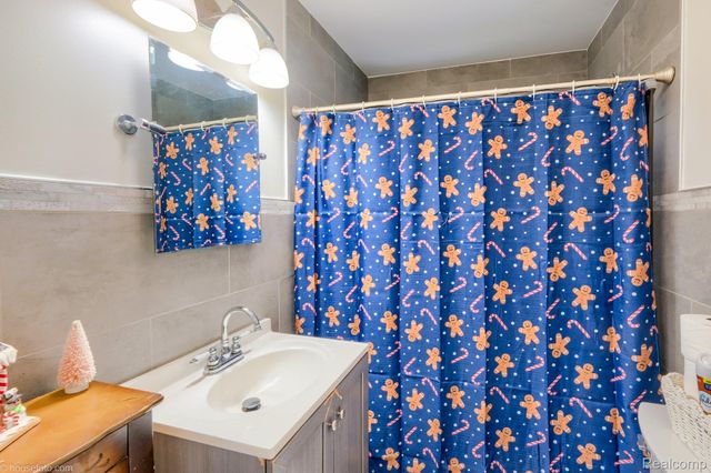 730 Stirling Street, Pontiac, MI 48340