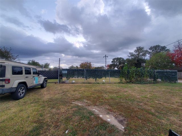 702 E Belmont Street, Pasadena, TX 77506