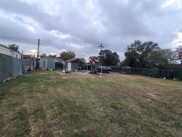 702 E Belmont Street, Pasadena, TX 77506