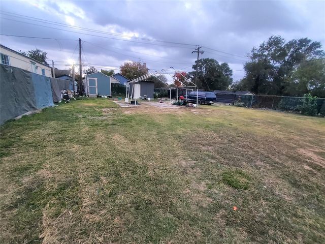 702 E Belmont Street, Pasadena, TX 77506