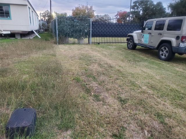 702 E Belmont Street, Pasadena, TX 77506