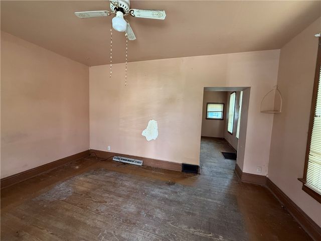 308 E Division St, New Castle, PA 16101