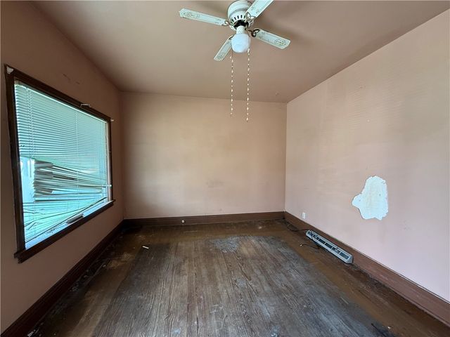 308 E Division St, New Castle, PA 16101
