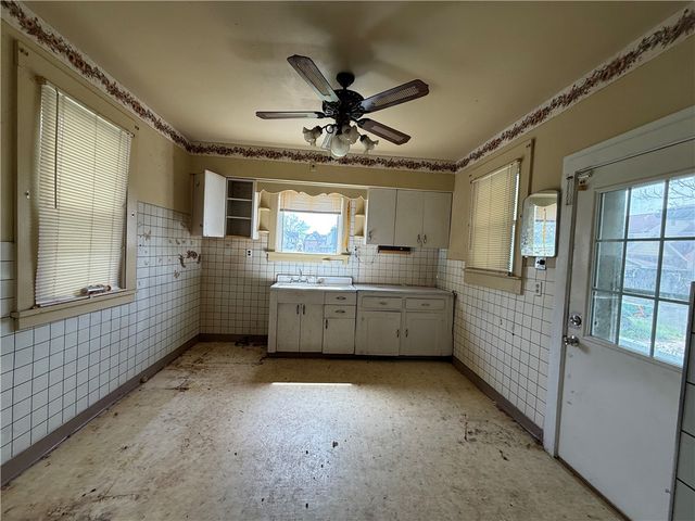 308 E Division St, New Castle, PA 16101
