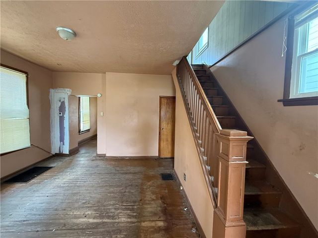 308 E Division St, New Castle, PA 16101