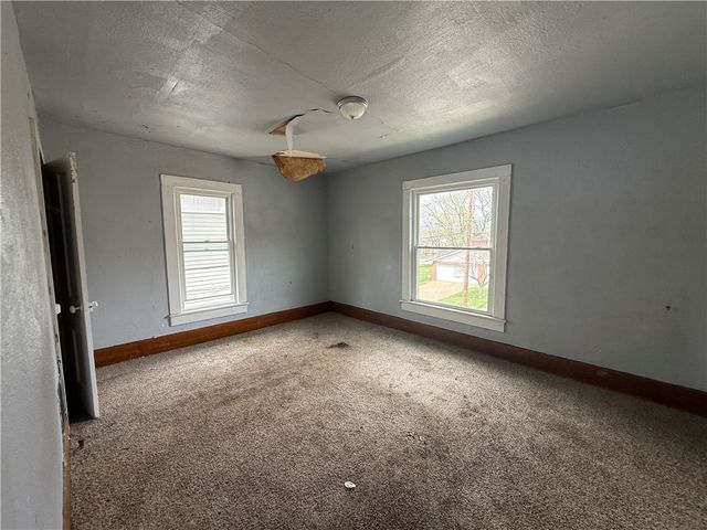 308 E Division St, New Castle, PA 16101