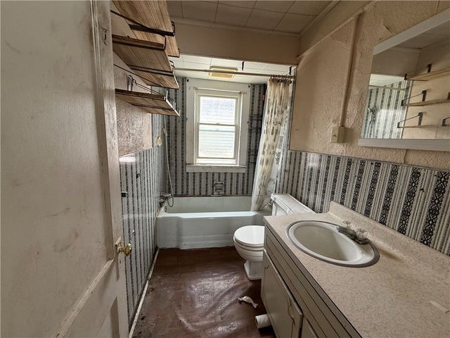 308 E Division St, New Castle, PA 16101