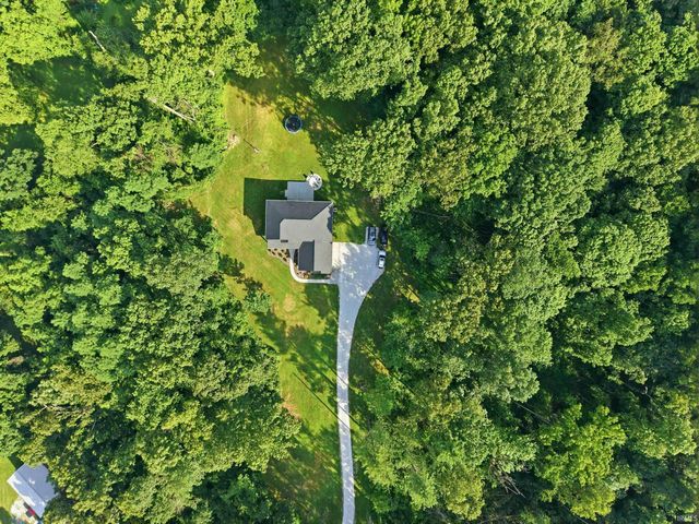8552 W Hinds Road, Bloomington, IN 47403