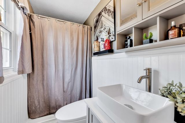 25 Frances Helen Rd, Yarmouth, MA 02675