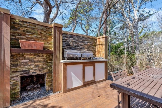 25 Frances Helen Rd, Yarmouth, MA 02675