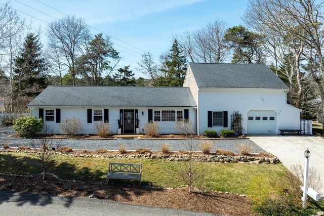 25 Frances Helen Rd, Yarmouth, MA 02675