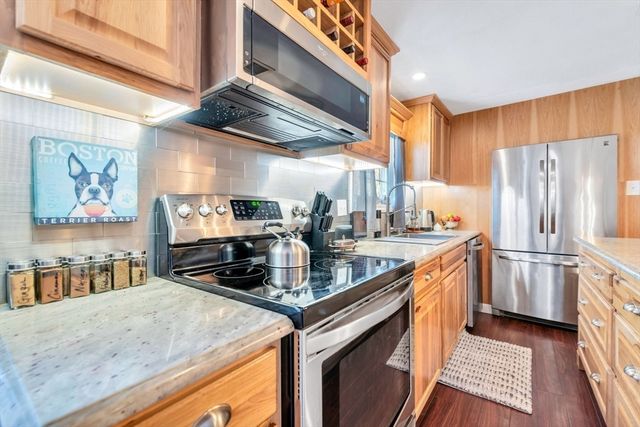 25 Frances Helen Rd, Yarmouth, MA 02675