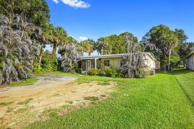 203 E Easy Street, Fort Pierce, FL 34982