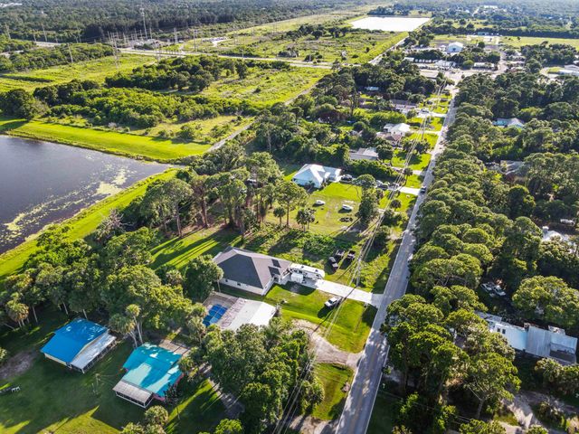 203 E Easy Street, Fort Pierce, FL 34982