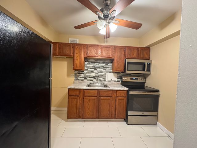 7337 S SOUTH SHORE Drive 704, Chicago, IL 60649