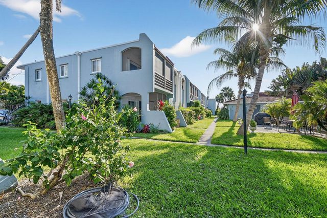 1432 S Lakeside Drive 4, Lake Worth, FL 33460