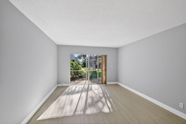 1432 S Lakeside Drive 4, Lake Worth, FL 33460