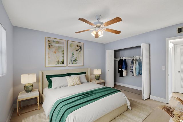 1432 S Lakeside Drive 4, Lake Worth, FL 33460
