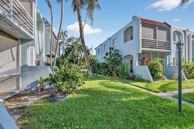 1432 S Lakeside Drive 4, Lake Worth, FL 33460