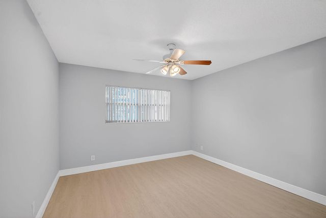 1432 S Lakeside Drive 4, Lake Worth, FL 33460