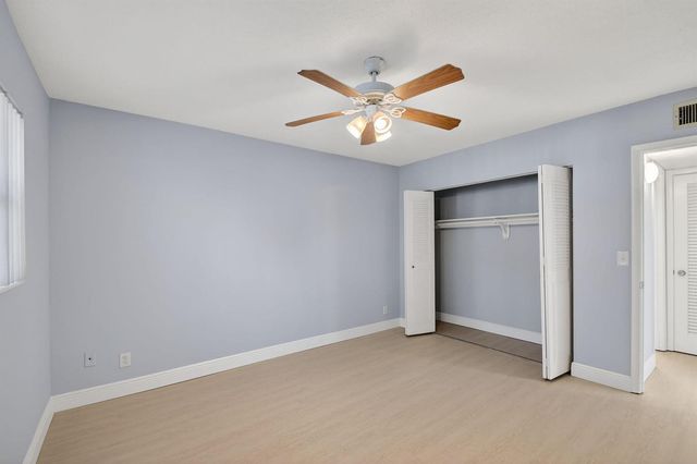 1432 S Lakeside Drive 4, Lake Worth, FL 33460