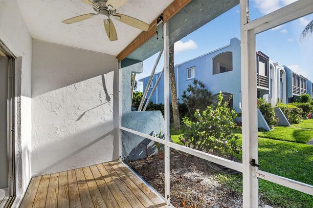 1432 S Lakeside Drive 4, Lake Worth, FL 33460