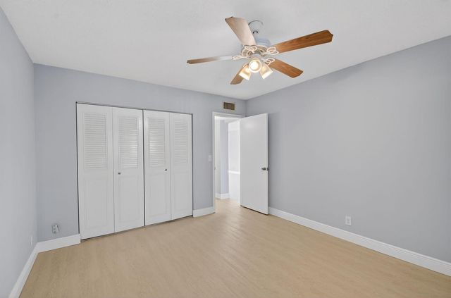 1432 S Lakeside Drive 4, Lake Worth, FL 33460