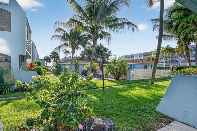 1432 S Lakeside Drive 4, Lake Worth, FL 33460