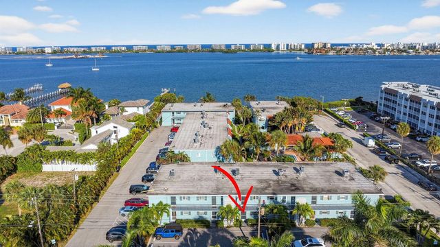 1432 S Lakeside Drive 4, Lake Worth, FL 33460