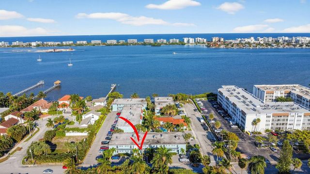 1432 S Lakeside Drive 4, Lake Worth, FL 33460