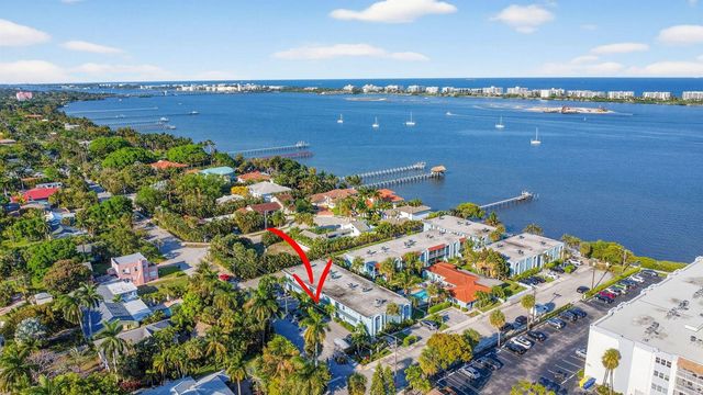 1432 S Lakeside Drive 4, Lake Worth, FL 33460