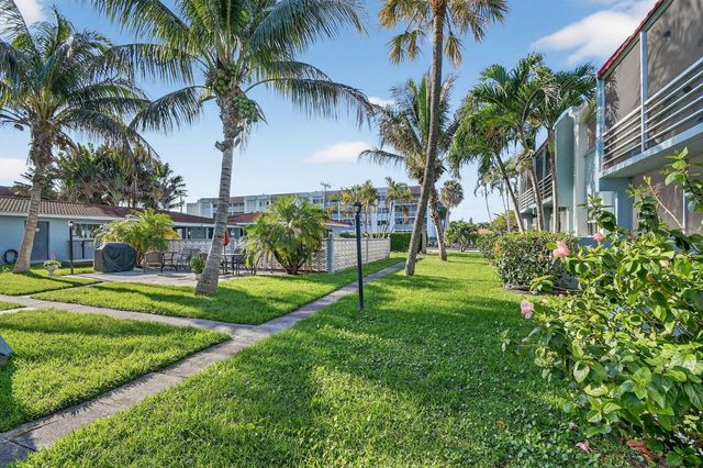 1432 S Lakeside Drive 4, Lake Worth, FL 33460