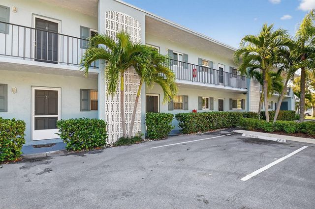1432 S Lakeside Drive 4, Lake Worth, FL 33460
