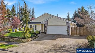 4460 Morfitt St, Hubbard, OR 97032