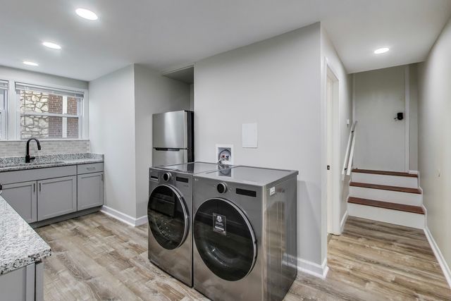 1086 N Northwest Highway G, Park Ridge, IL 60068
