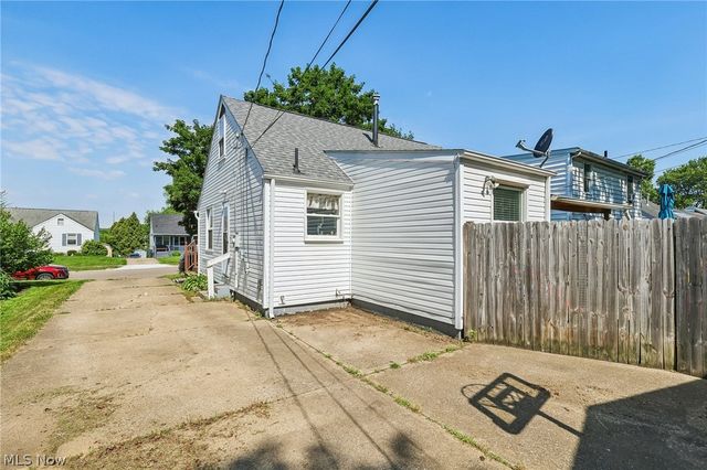 1430 Janice Street NE, Massillon, OH 44646