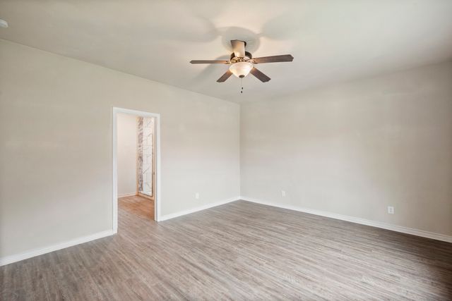 2865 Conveyor Drive B, Burleson, TX 76028