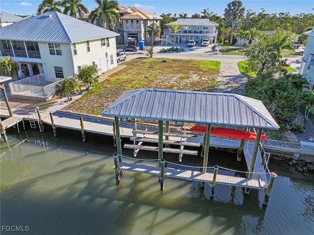 225 Tropical Shore WAY, Fort Myers Beach, FL 33931