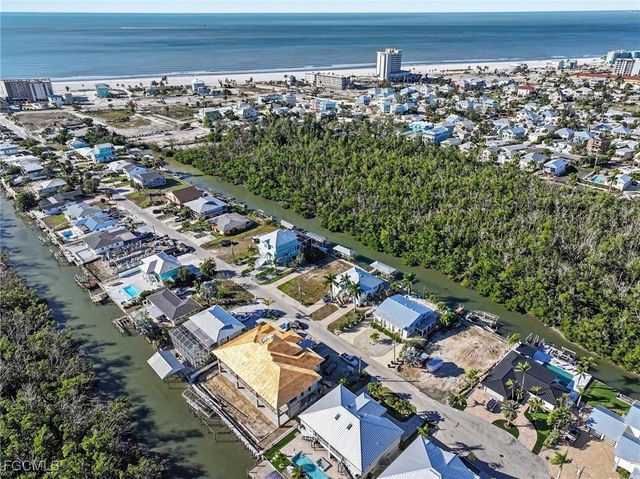 225 Tropical Shore WAY, Fort Myers Beach, FL 33931