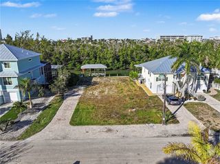 225 Tropical Shore WAY, Fort Myers Beach, FL 33931