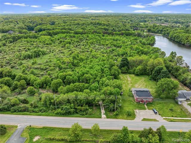 9200 Perry Road, Atlas, MI 48411
