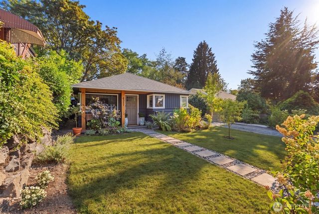 4311 NE 55th Street, Seattle, WA 98105