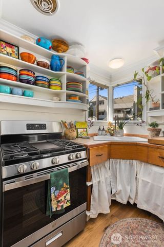 4311 NE 55th Street, Seattle, WA 98105