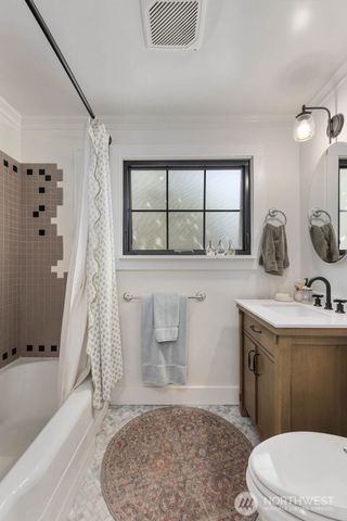 4311 NE 55th Street, Seattle, WA 98105
