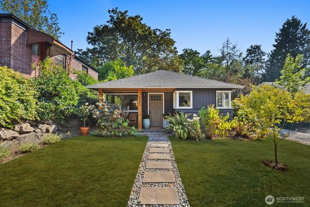 4311 NE 55th Street, Seattle, WA 98105