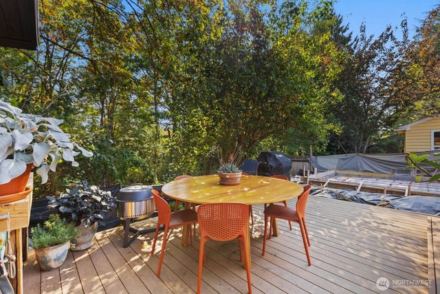4311 NE 55th Street, Seattle, WA 98105