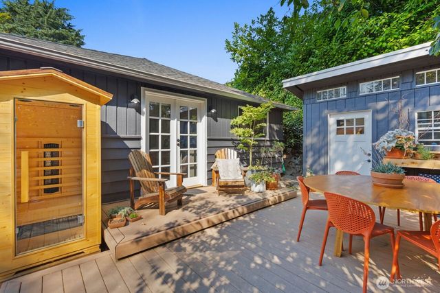 4311 NE 55th Street, Seattle, WA 98105