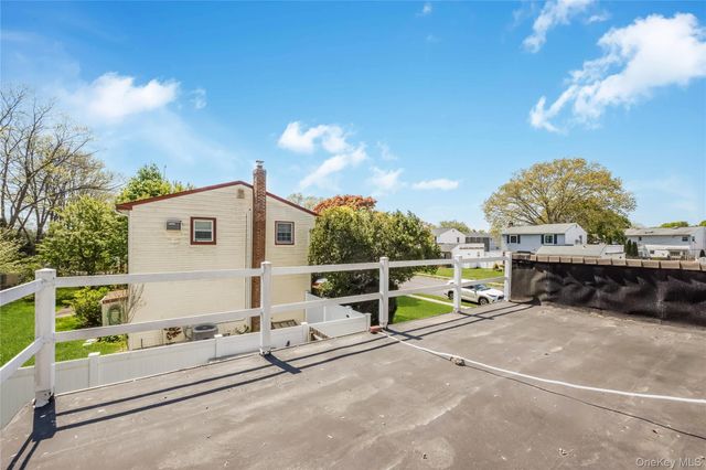 14 Leanore Drive, Farmingdale, NY 11735