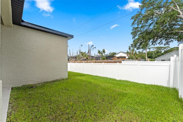 2902 LINGO LANE, Orlando, FL 32822